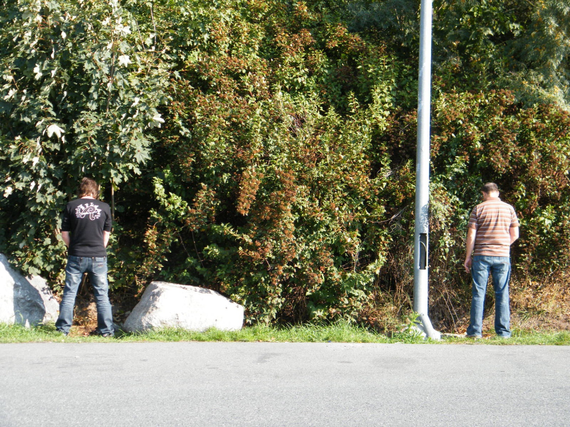 někdo potřebuje 2 ruce, někomu stačí jedna